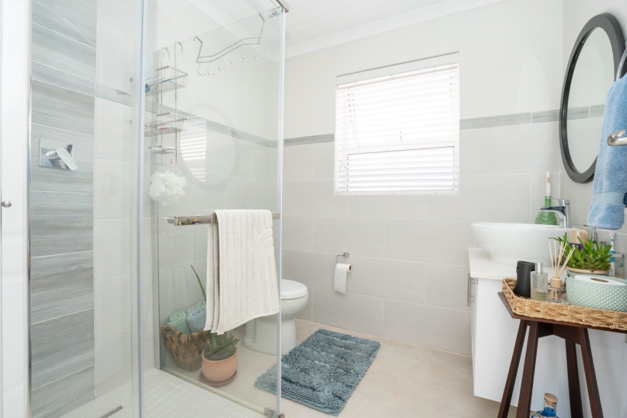 3 Bedroom Property for Sale in Bluewater Bay Western Cape
